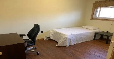 Room for Rent - Female Only - Mohawk College West 5th - March 1 Image# 1