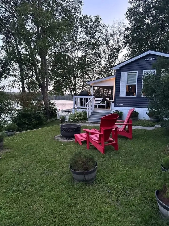Beautiful Lakefront Northlander Park Home for sale
