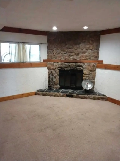 1 bedroom walk out basement suite available now Image# 1