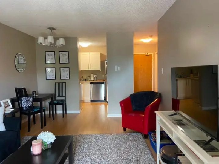 Forest Grove Condo 1 Bed 1 Bath  Close to UofS