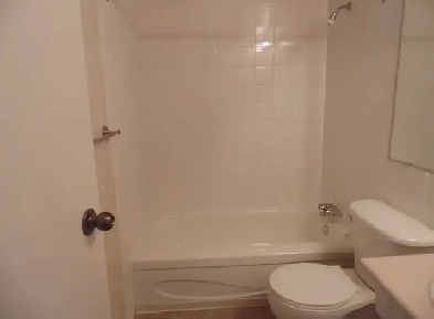 Downtown 2 bedroom apartment all utilities included & furniture Image# 1