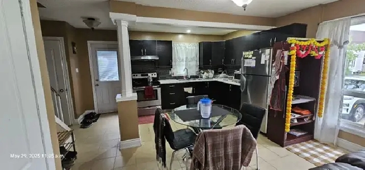 3 BEDROOM HOUSE FOR RENT  AT BRAMPTON, RENT =2300 50% UTILITY