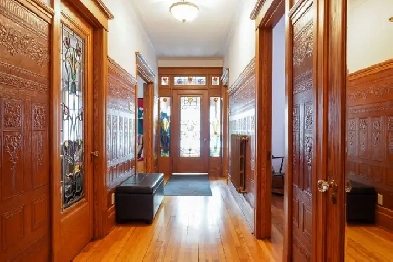 3-4 Bedroom Charming Apartment in heart of Plateau Mont-Royal Image# 1