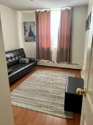 ROOM AVAILABLE for a Female! Image# 1