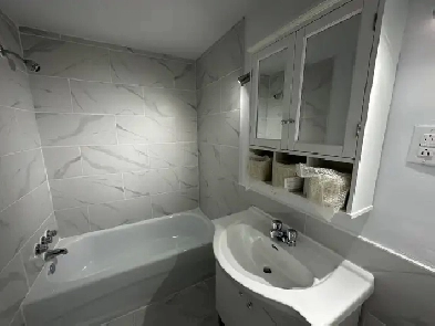 Grand et beau 4 1/2 à Longueuil Image# 1