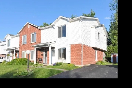 Magnifique 5 ½ style MAISON DE VILLE sur 2 étages Image# 1