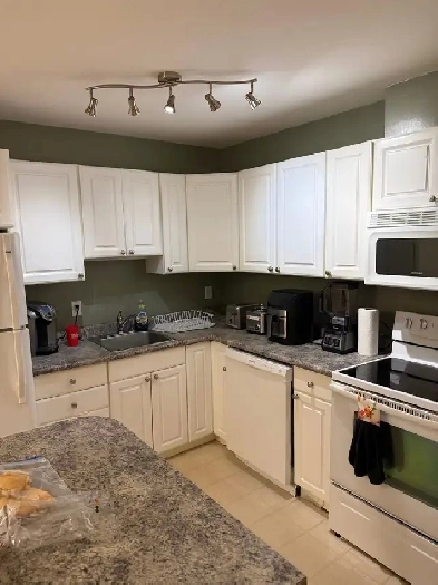 Gorgeous 2 bedroom condo in the prestigious area of Lindenwoods Image# 5