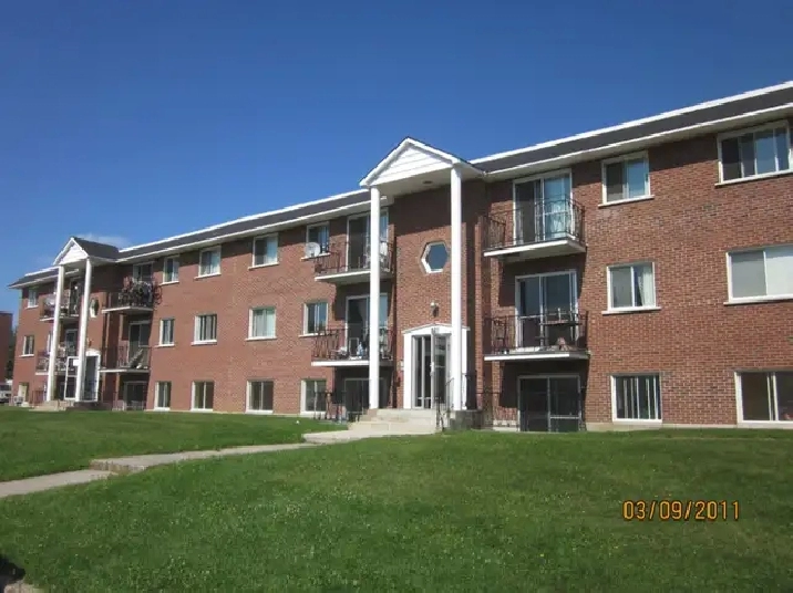 Beau 3 1/2 à louer à st Jérôme