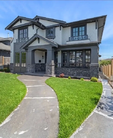 Spacious High Ceiling 2 Bedroom 1 Bathroom Basement Suite Image# 1