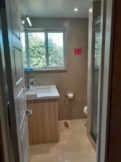 A private day room with its own bathroom Image# 1