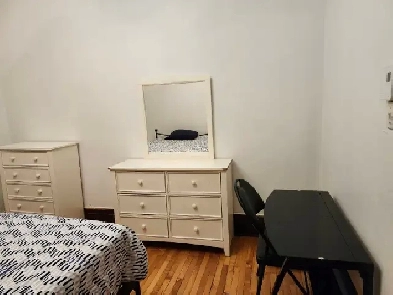 Pied à terre à la semaine Montreal Metro Joliette Pie-IX Image# 1