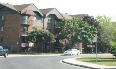 JUILLET -2026 - 3½  PRÈS DE L`HOPITAL -  Faut voir PRIX IMBATTAB Image# 1