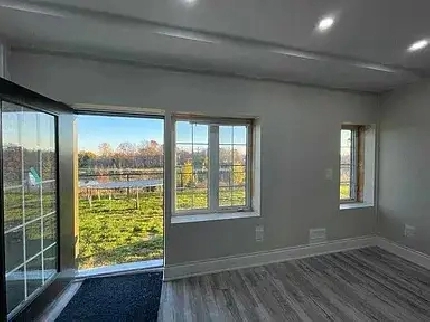 2 Bed 1 Bath Walkout Basement | Ravine Lot | Near Plaza