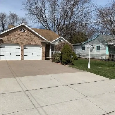 2.5 Beds 1 Bath - Split and Basement Apartment Image# 1