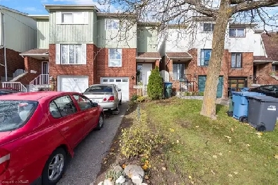 4 bedroom Spacious Townhouse for Rent in South end of Guelph! Image# 1