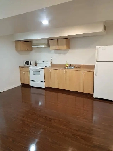 One Bedroom Basement Apartment Brampton Airport Rd / Sandalwood