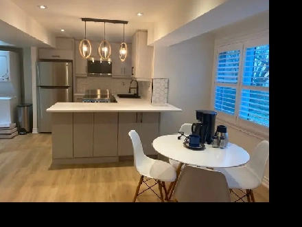 Bright 1-Bdrm Apartment | South Richmond Hill | 2 Parking Spots Image# 1