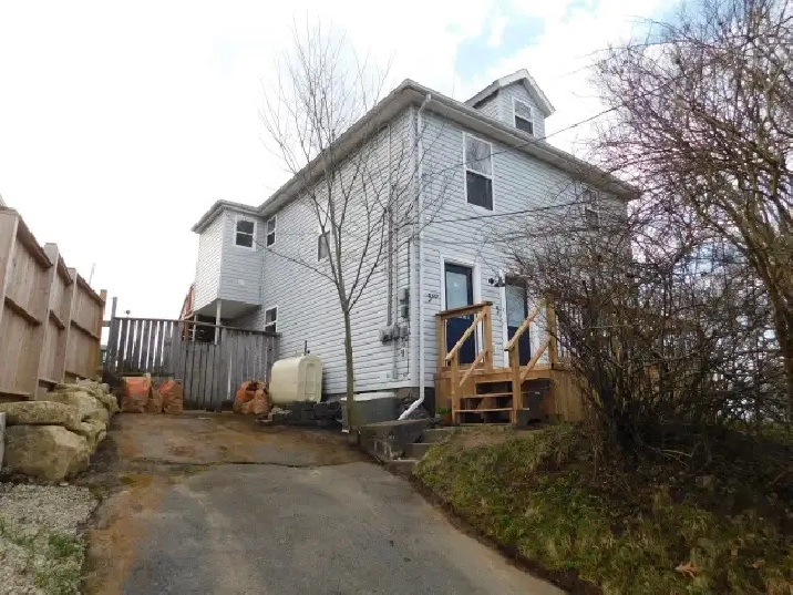 Super Lower Flat in Dartmouth/2beds/1bath - VIDEO TOUR!