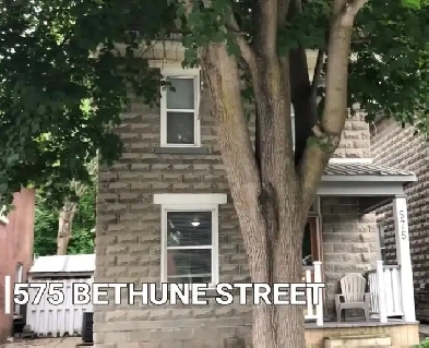 6 bedroom student rental Image# 1