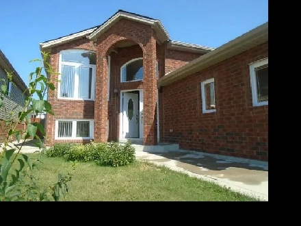 2Bed/1Bath @Dominion/Ojibway close USA, University-W, St.Clair Image# 1