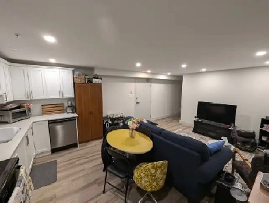 Downtown Living     Modern 2 bedroom Image# 2