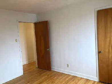 4-1/2 appartment for rent in Longueuil Image# 1