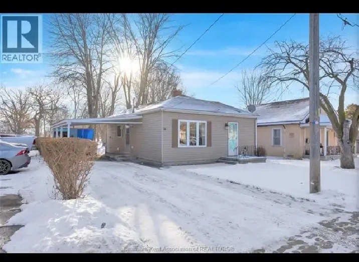 $279.900 - 2 bed 1 bath home!