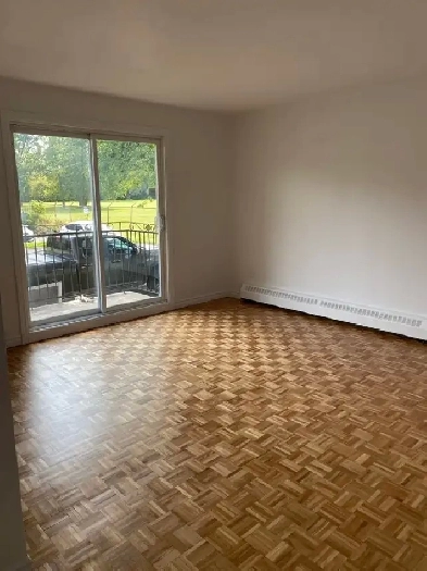 5.5 1er juillet chauffée/eau chaude Image# 1