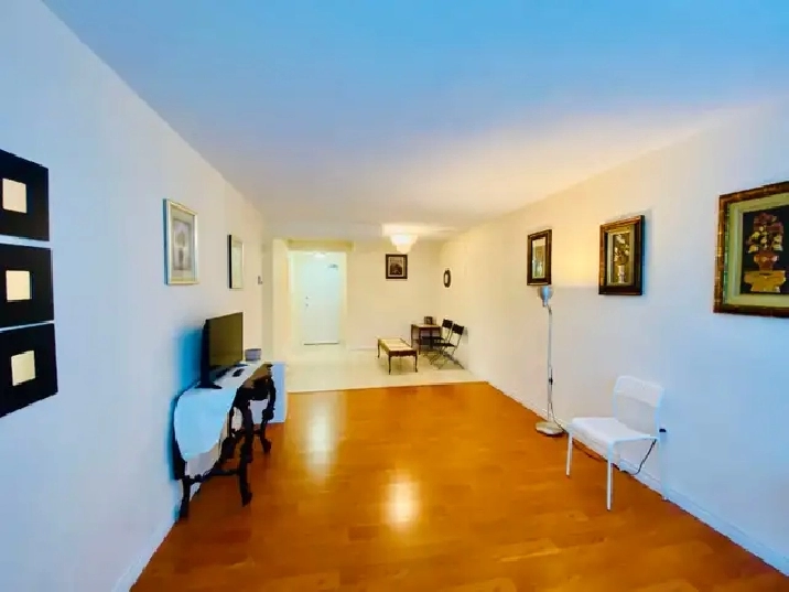 GROUND-LEVEL LARGE CORNER SUITE 4RENT IN ETOBICOKE 401 & KIPLING