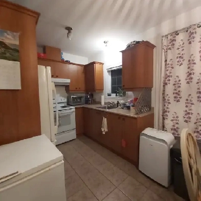 Beau grand 5 1/2, 2e étage 2 balcons, juillet