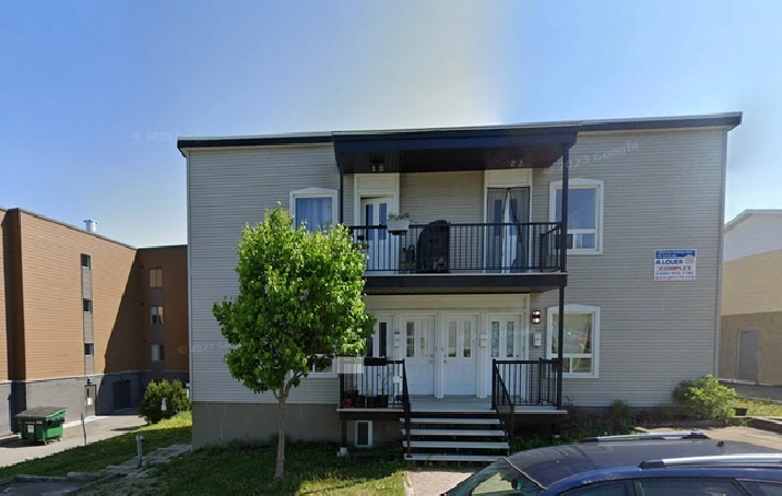 Beau grand 4 1/2, Ste-Foy 1er étage LIBRE Frais peint !