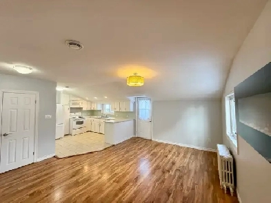 GREAT 2 BDRMS, CLEAN & QUIET, SOUND PROOF, 6 APPLIANCES,WEST END Image# 1