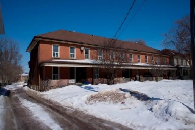 Large Spacious 1 Bedroom Upper Apartment Unit Image# 1