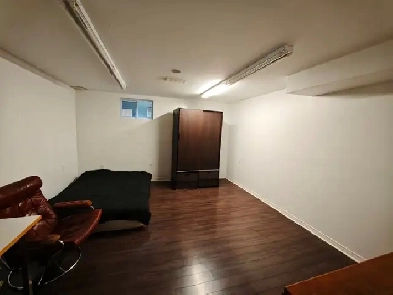 Large Private Furnished room near Royal York Subway Image# 1