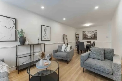 Updated 3-Bed Freehold Townhouse w/ Finished Basement Barrhaven Image# 3