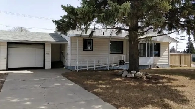 3 Bedroom   Garage Eastside House for Rent - Utilities Included Image# 1