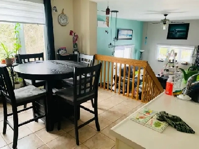 Rare 4½ à Laval : Cour privée, Grand Garage, Entrée indépendante