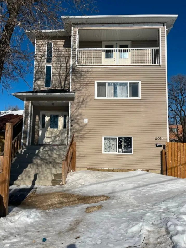 In-suite laundry, 6-bedroom apartment for rent in the nice neigh