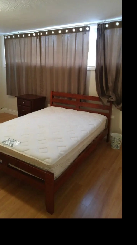 Spacious Bright Room - Near Sheppard W. Subway in North York. Image# 1