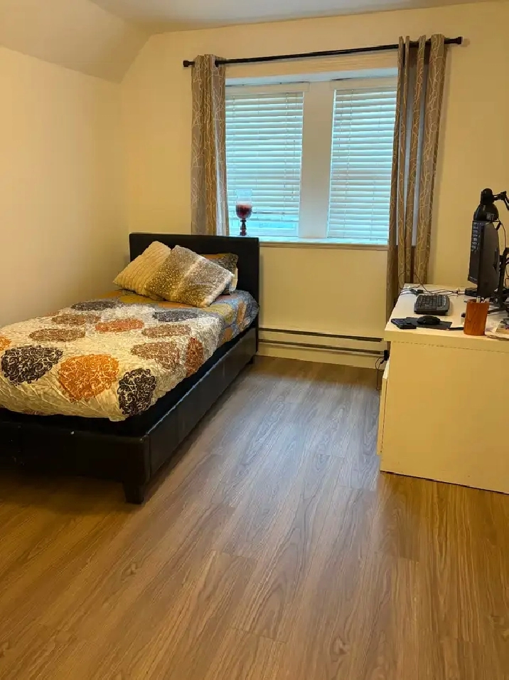 Big spacious private room with private washroom for female