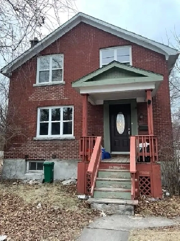 Looking for 1 Roomate, 581 Brock St Image# 1