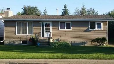 Nice 3 Bedroom Main Floor Suite Rental in Lacombe avail. Apr 1 Image# 1