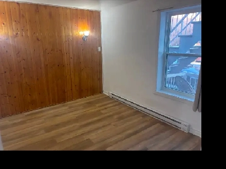 4 1/2 in St. Henri with appliances, internet and yard Image# 1