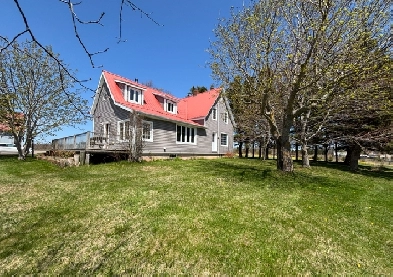 4 Bed 2 Bath All Inclusive Fully Furnished Home - Canoe Cove PE Image# 8