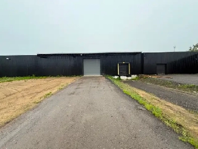 ESPACE INDUSTRIEL / ENTREPÔT À LOUER – TROIS-RIVIÈRES –