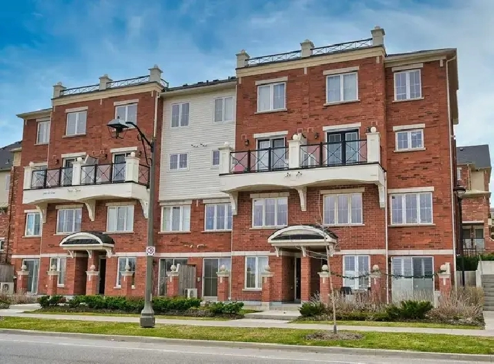 Oakville Gems from $600-700K Free List w/ Updates