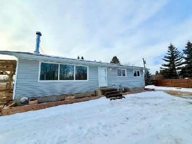 Parkland County 3 Bed 1.5 Bath Acreage Upper Suite Image# 1