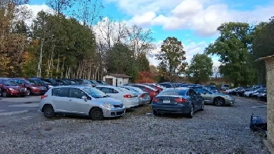 Office and lot for car dealership