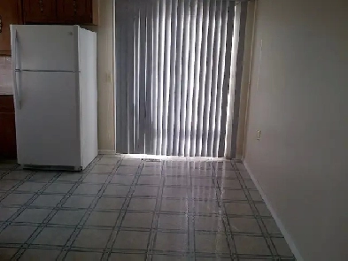 Whitehorn 3 bedroom upper level Image# 1