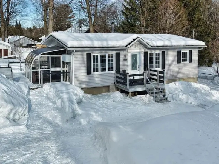 3 Chambres, Garage, Solarium Ste-Julienne